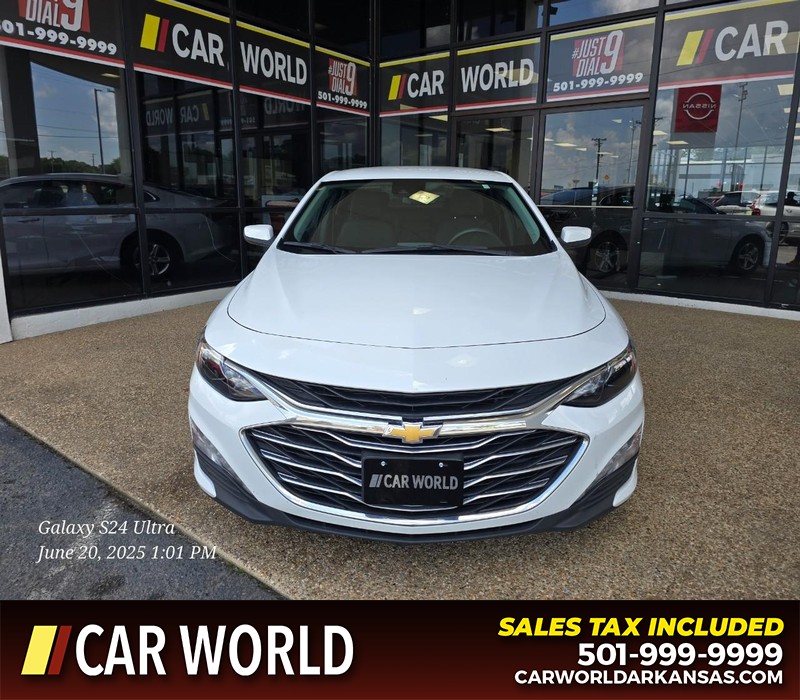 Chevrolet Malibu Vehicle Full-screen Gallery Image 2