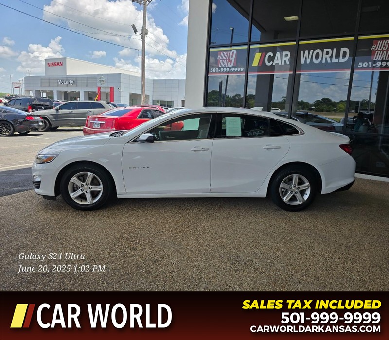 Chevrolet Malibu Vehicle Full-screen Gallery Image 4