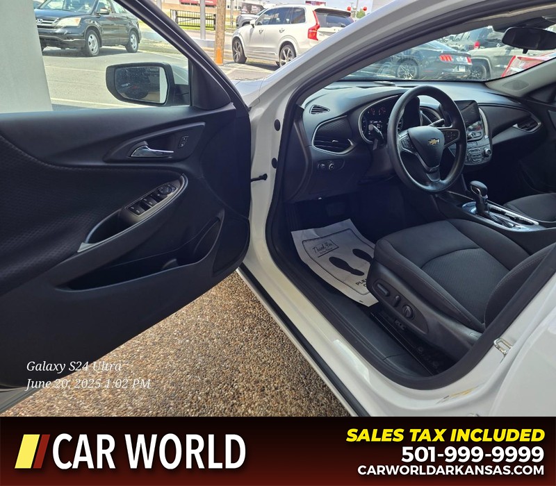 Chevrolet Malibu Vehicle Full-screen Gallery Image 7