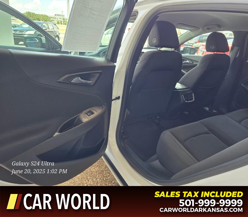 Chevrolet Malibu Vehicle Full-screen Gallery Image 9