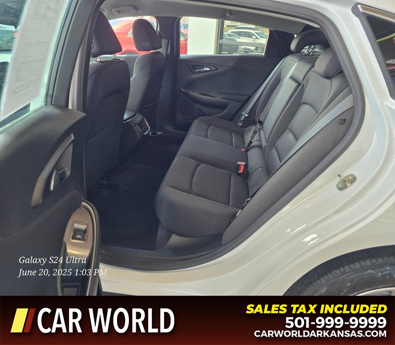 Chevrolet Malibu Vehicle Full-screen Gallery Image 10