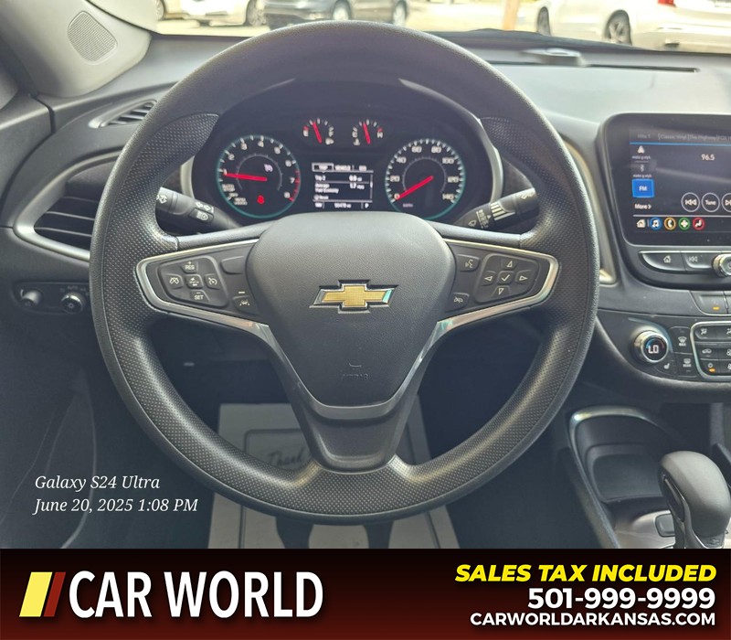 Chevrolet Malibu Vehicle Full-screen Gallery Image 15