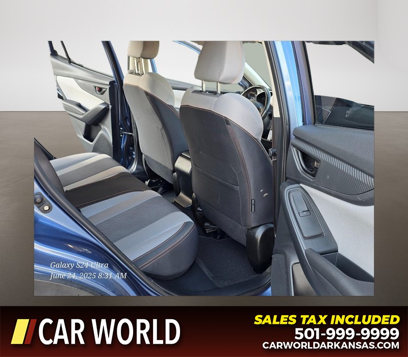 Subaru Crosstrek Vehicle Full-screen Gallery Image 12