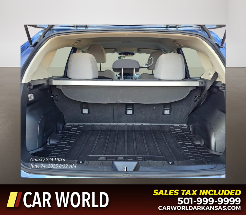 Subaru Crosstrek Vehicle Full-screen Gallery Image 13