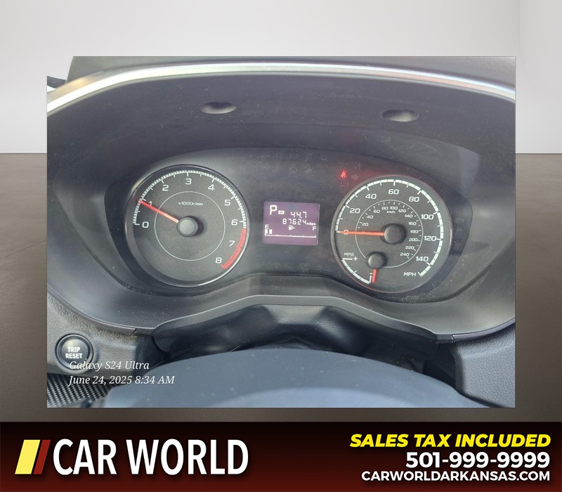 Subaru Crosstrek Vehicle Full-screen Gallery Image 17