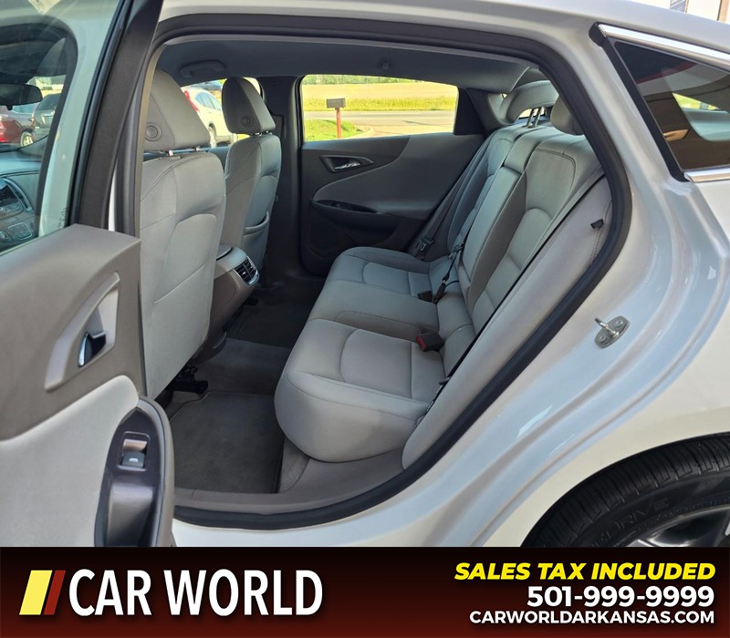 Chevrolet Malibu Vehicle Full-screen Gallery Image 10