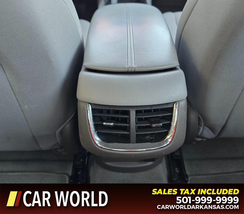 Chevrolet Malibu Vehicle Full-screen Gallery Image 19