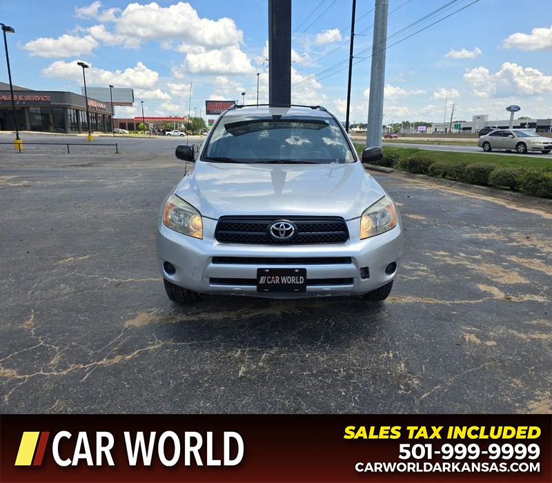 Toyota RAV4 Vehicle Full-screen Gallery Image 2