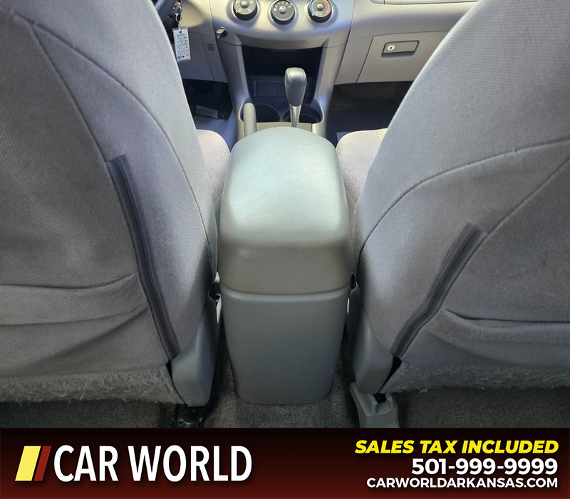 Toyota RAV4 Vehicle Full-screen Gallery Image 19