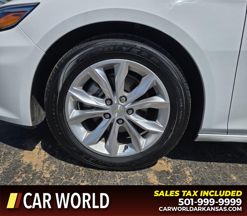 Chevrolet Malibu Vehicle Full-screen Gallery Image 6