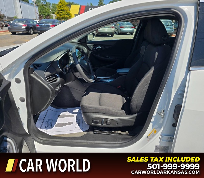 Chevrolet Malibu Vehicle Full-screen Gallery Image 8