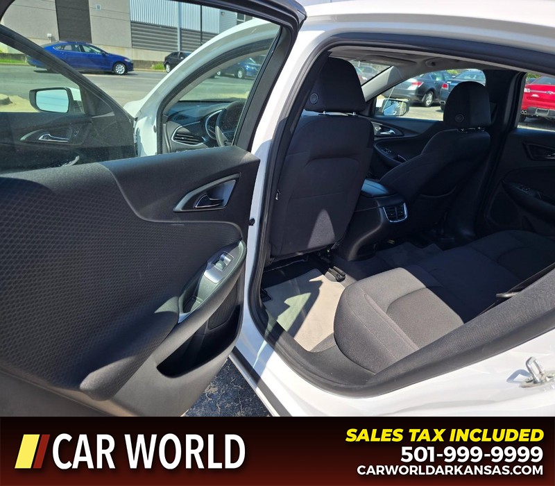 Chevrolet Malibu Vehicle Full-screen Gallery Image 9