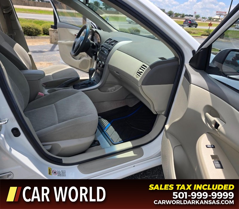 Toyota Corolla Vehicle Full-screen Gallery Image 11