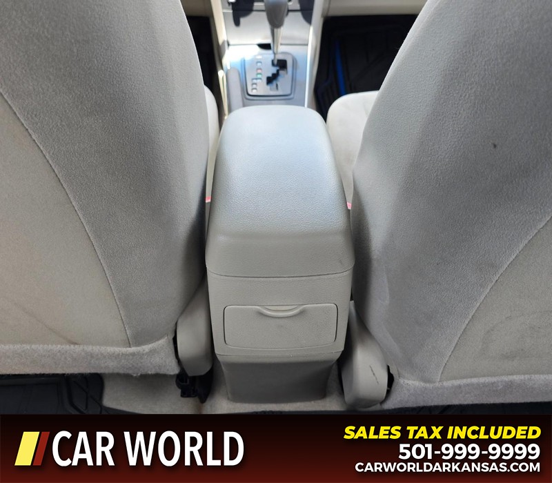 Toyota Corolla Vehicle Full-screen Gallery Image 19