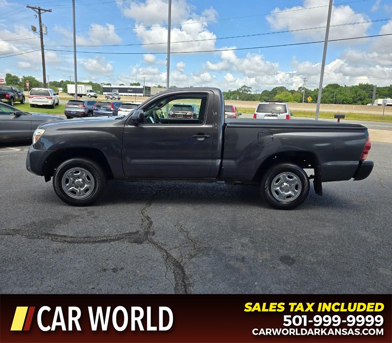 Toyota Tacoma Vehicle Full-screen Gallery Image 4