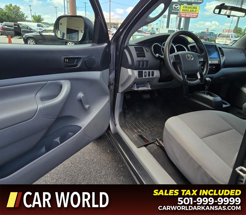 Toyota Tacoma Vehicle Full-screen Gallery Image 7