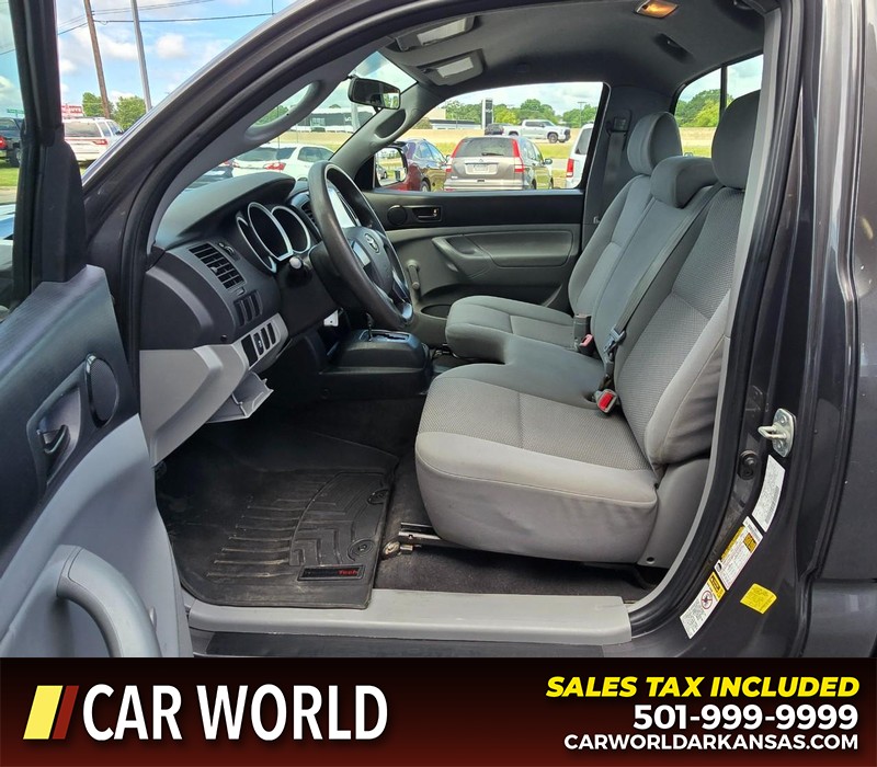 Toyota Tacoma Vehicle Full-screen Gallery Image 8