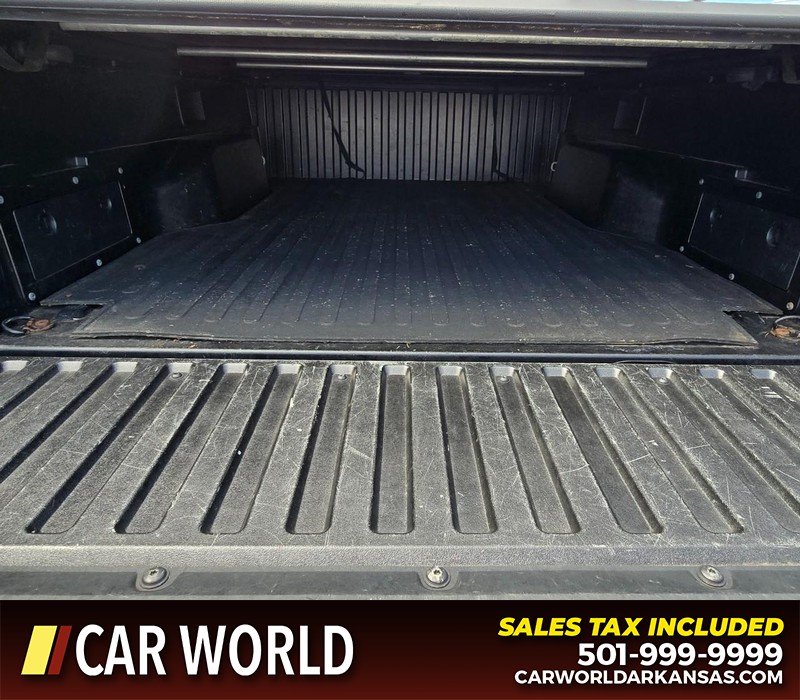 Toyota Tacoma Vehicle Full-screen Gallery Image 10