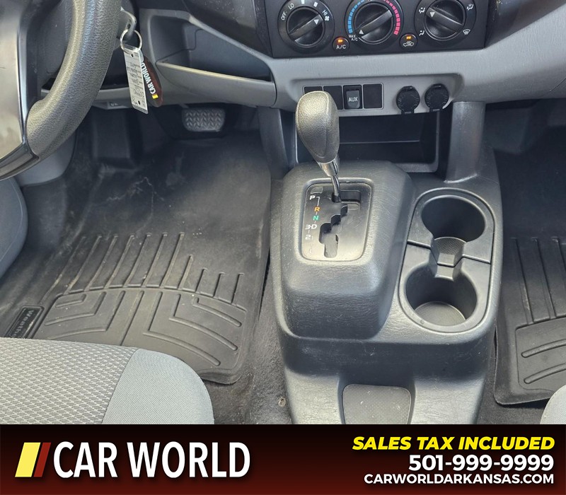 Toyota Tacoma Vehicle Full-screen Gallery Image 15