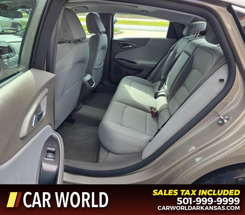 Chevrolet Malibu Vehicle Full-screen Gallery Image 10