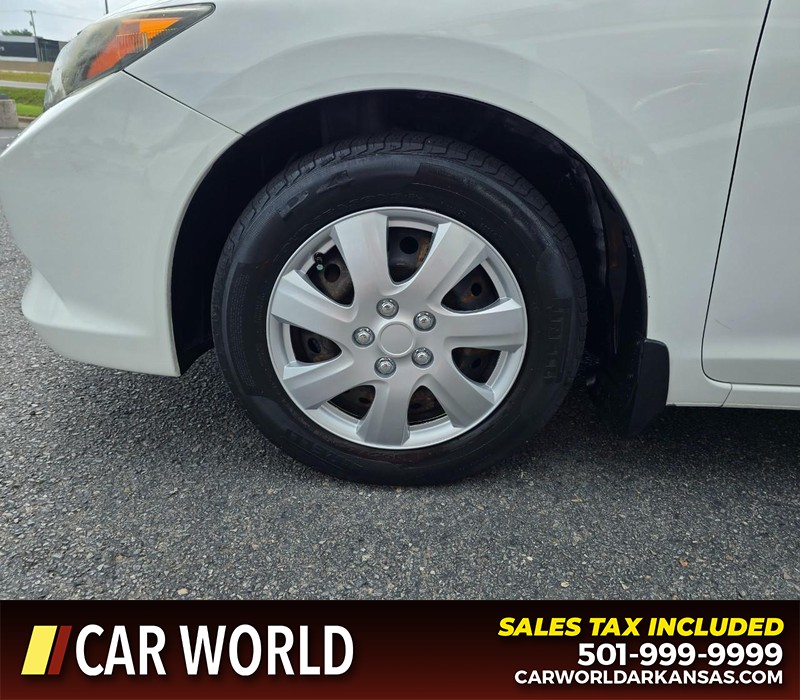 Honda Civic Sedan Vehicle Full-screen Gallery Image 6