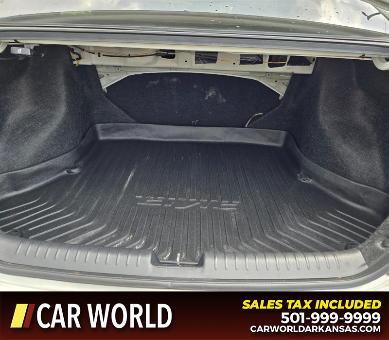 Honda Civic Sedan Vehicle Full-screen Gallery Image 13