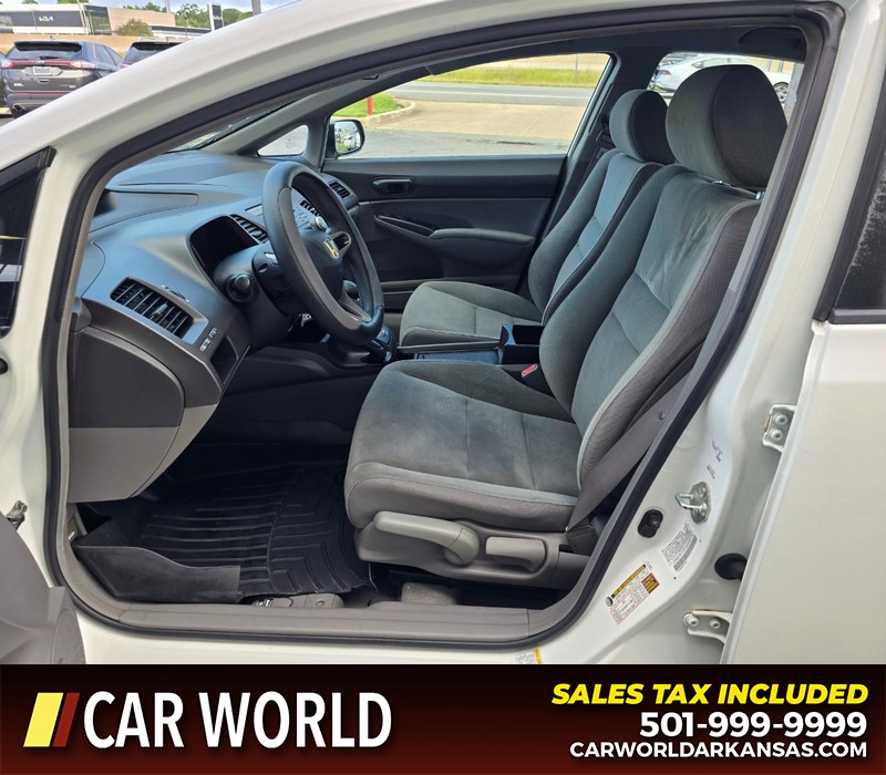 Honda Civic Sedan Vehicle Full-screen Gallery Image 8