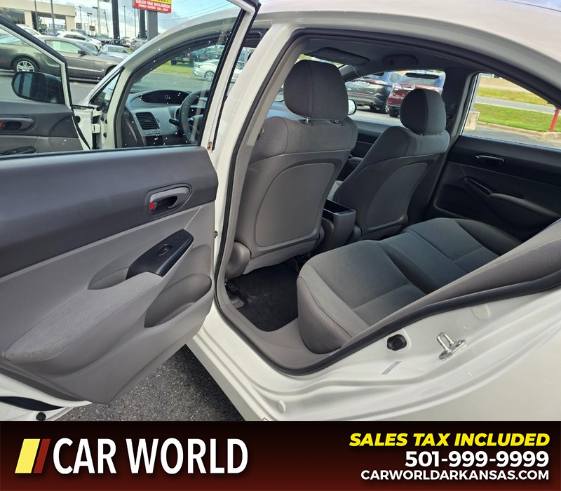 Honda Civic Sedan Vehicle Full-screen Gallery Image 9