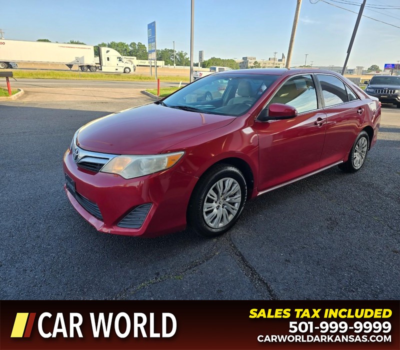 Toyota Camry Vehicle Full-screen Gallery Image 3