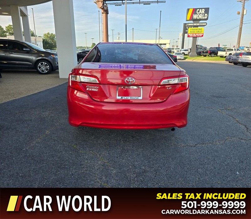 Toyota Camry Vehicle Full-screen Gallery Image 5