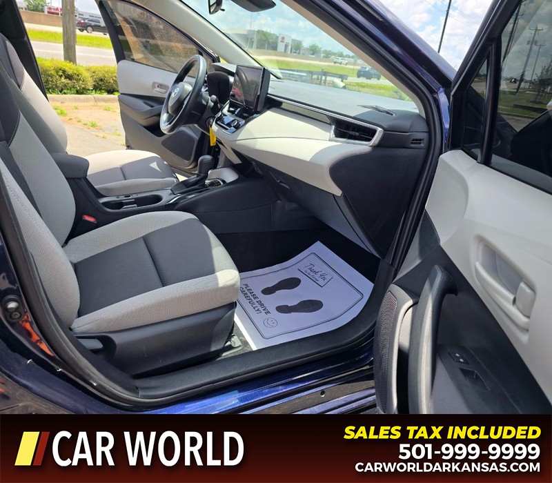 Toyota Corolla Vehicle Full-screen Gallery Image 11