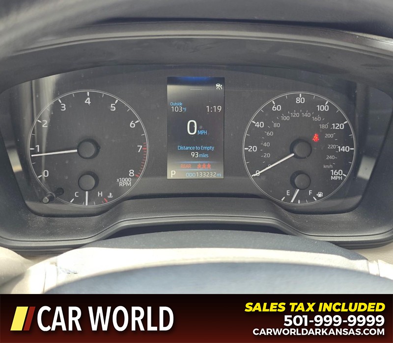 Toyota Corolla Vehicle Full-screen Gallery Image 16