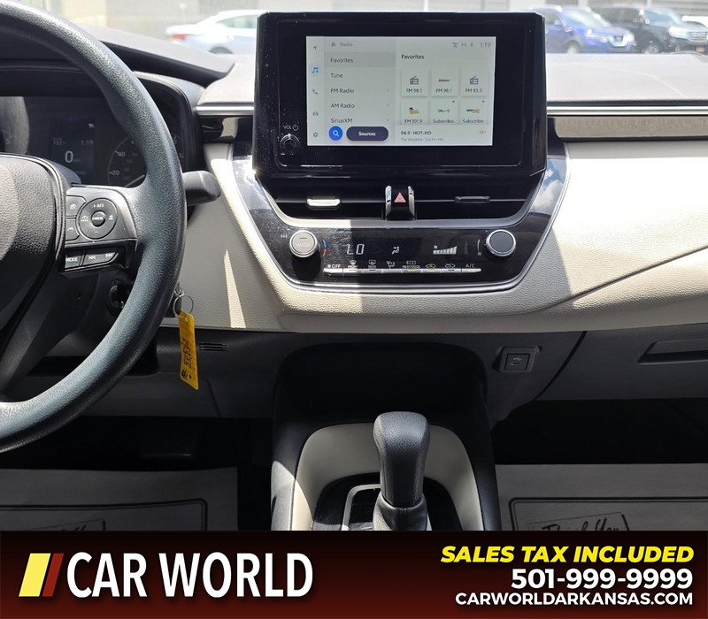 Toyota Corolla Vehicle Full-screen Gallery Image 17