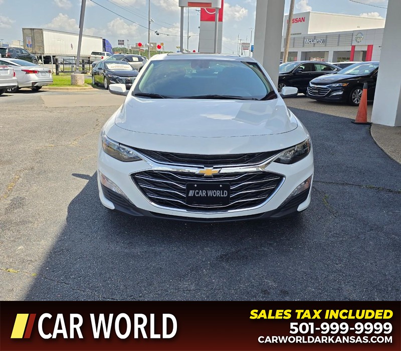 Chevrolet Malibu Vehicle Full-screen Gallery Image 2