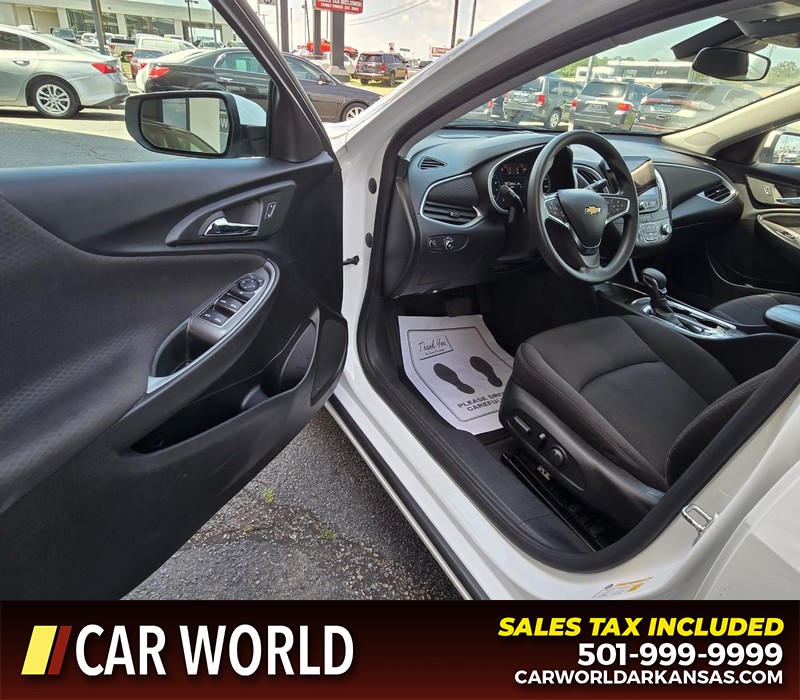 Chevrolet Malibu Vehicle Full-screen Gallery Image 7