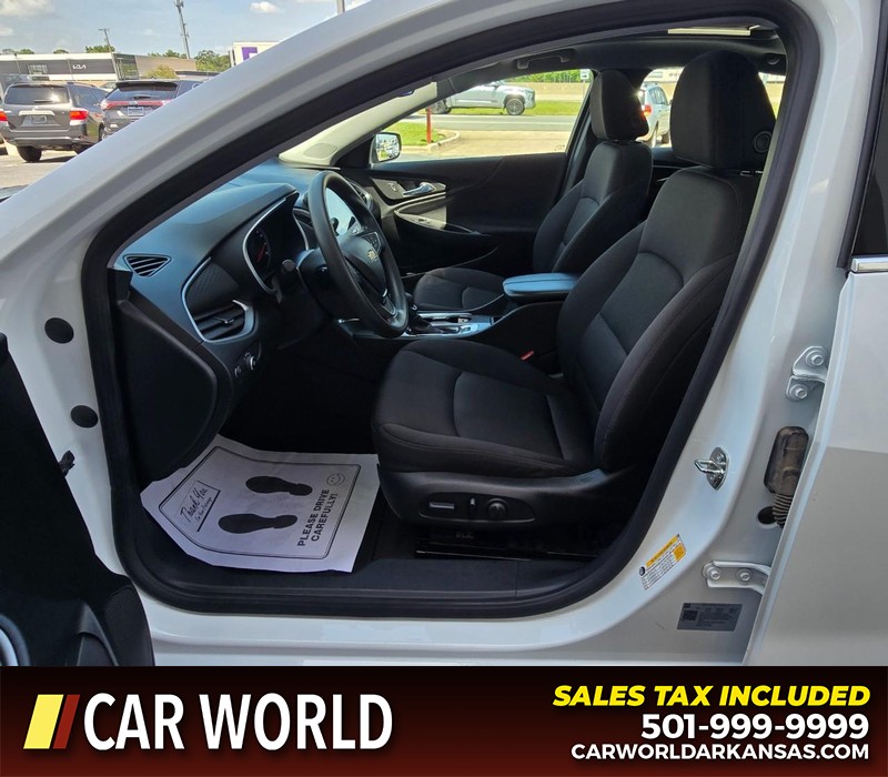 Chevrolet Malibu Vehicle Full-screen Gallery Image 8