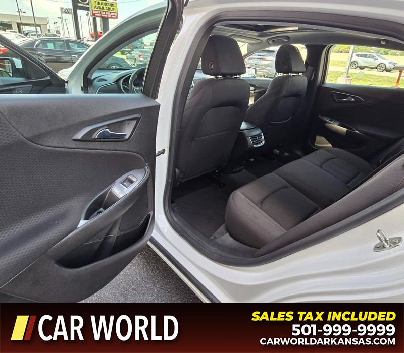 Chevrolet Malibu Vehicle Full-screen Gallery Image 9