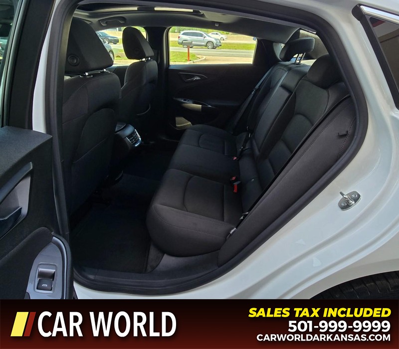 Chevrolet Malibu Vehicle Full-screen Gallery Image 10