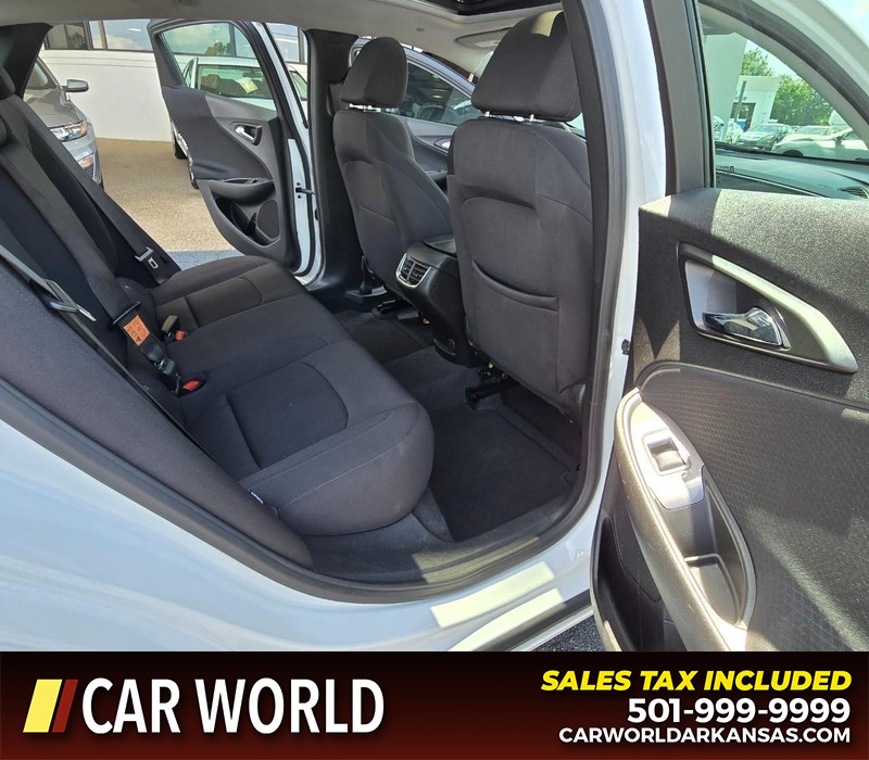 Chevrolet Malibu Vehicle Full-screen Gallery Image 12