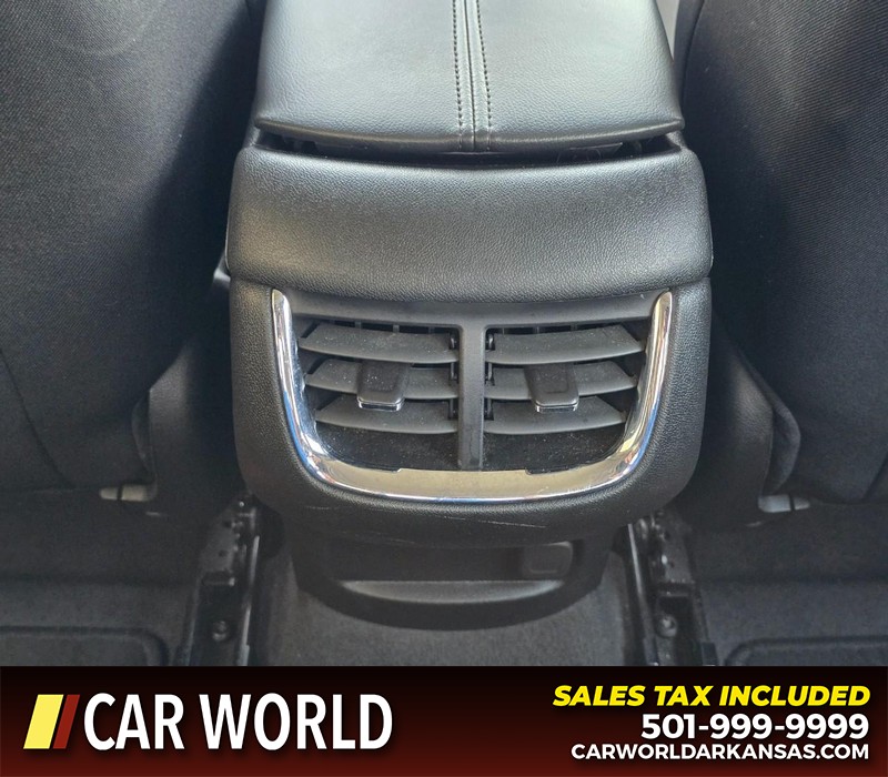 Chevrolet Malibu Vehicle Full-screen Gallery Image 19