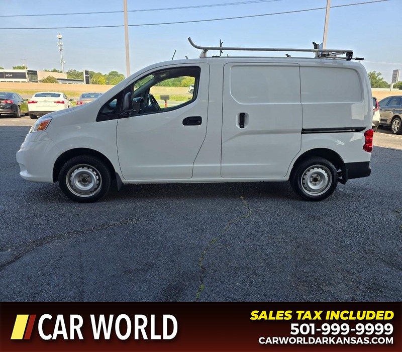 Nissan NV200 Compact Cargo Vehicle Full-screen Gallery Image 4