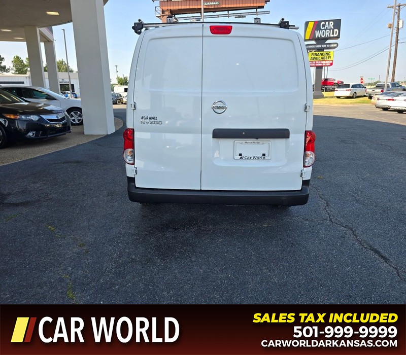 Nissan NV200 Compact Cargo Vehicle Full-screen Gallery Image 5