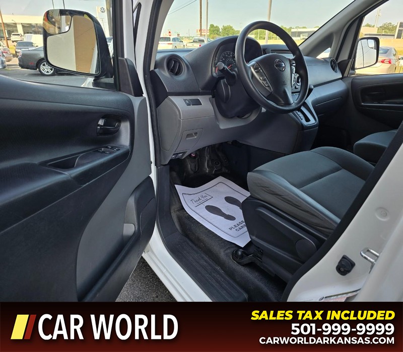 Nissan NV200 Compact Cargo Vehicle Full-screen Gallery Image 7