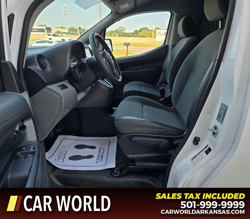 Nissan NV200 Compact Cargo Vehicle Full-screen Gallery Image 8