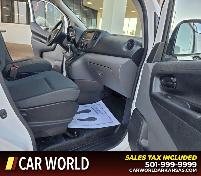 Nissan NV200 Compact Cargo Vehicle Full-screen Gallery Image 10