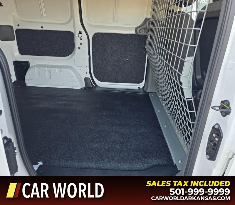 Nissan NV200 Compact Cargo Vehicle Full-screen Gallery Image 11