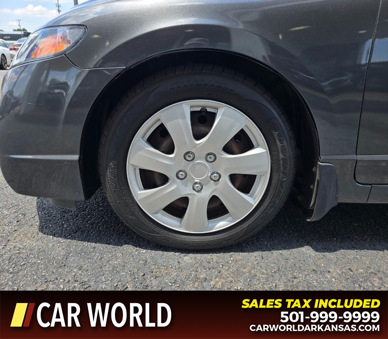 Honda Civic Sedan Vehicle Full-screen Gallery Image 6