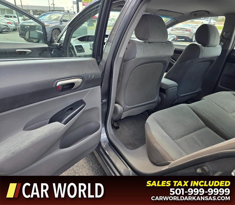 Honda Civic Sedan Vehicle Full-screen Gallery Image 9