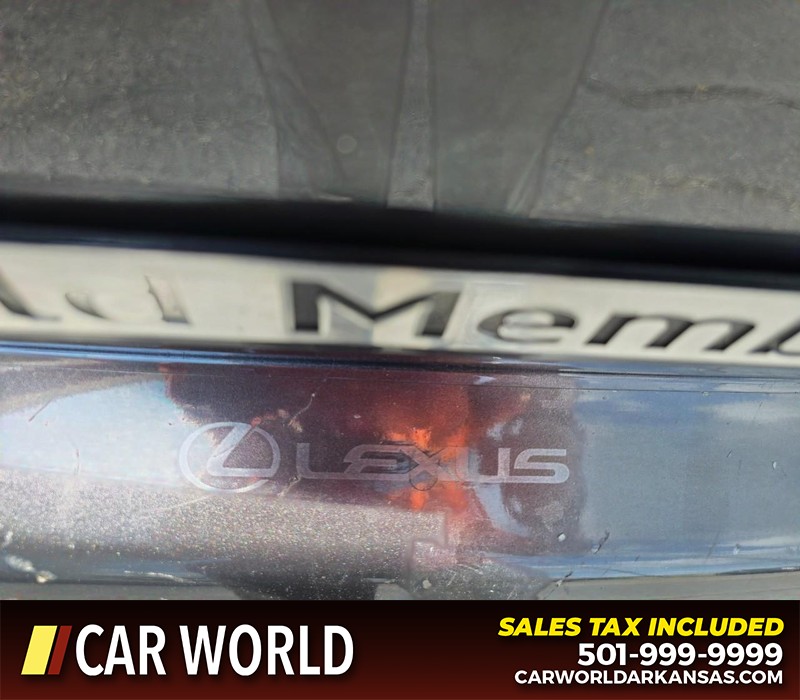 Lexus ES 350 Vehicle Full-screen Gallery Image 6