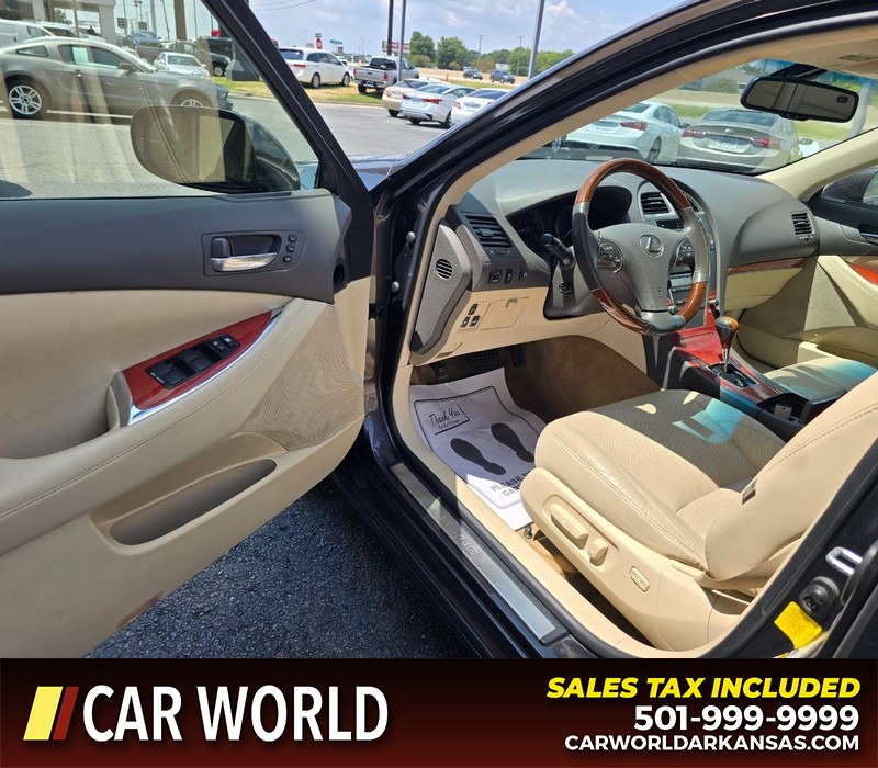 Lexus ES 350 Vehicle Full-screen Gallery Image 8